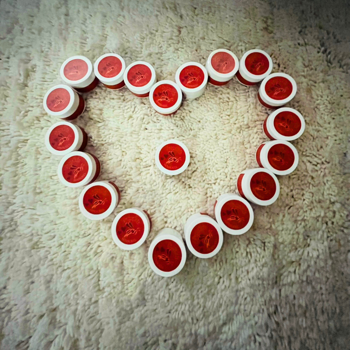 💋 Sensuell fyller 18 år – og me feirar med gåve, duft og lidenskap! 🔥