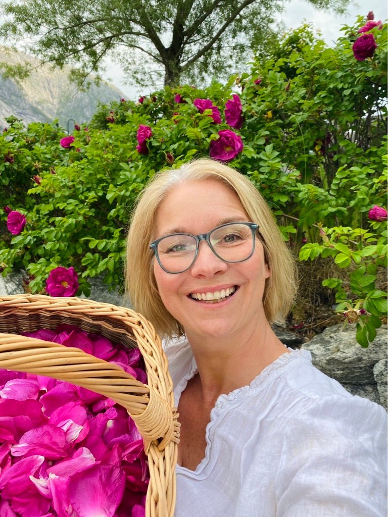 Rose - og raudkløverskrubb til ansikt - Vossabia