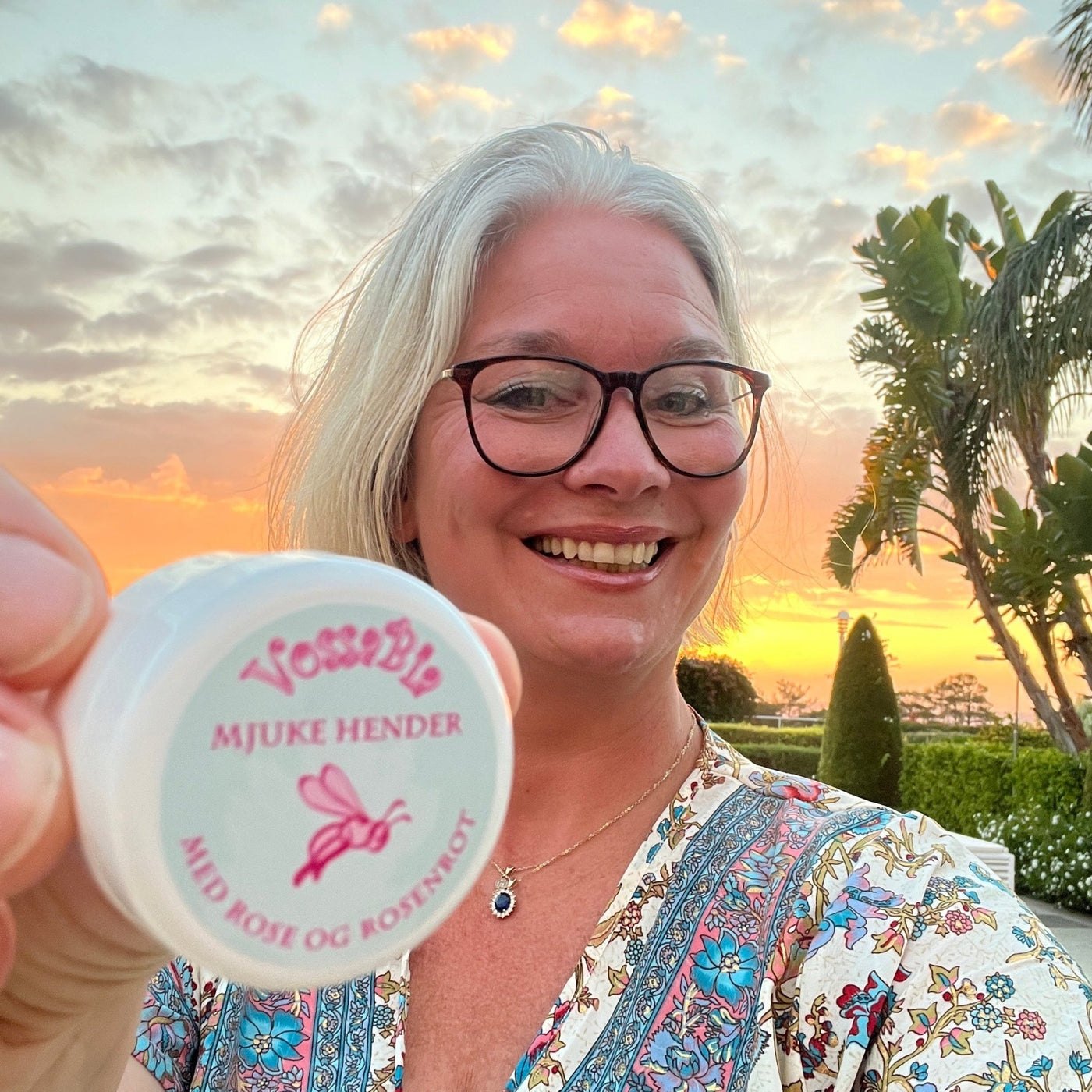 Manos suaves - con rosa y raíz de rosa - Vossabia