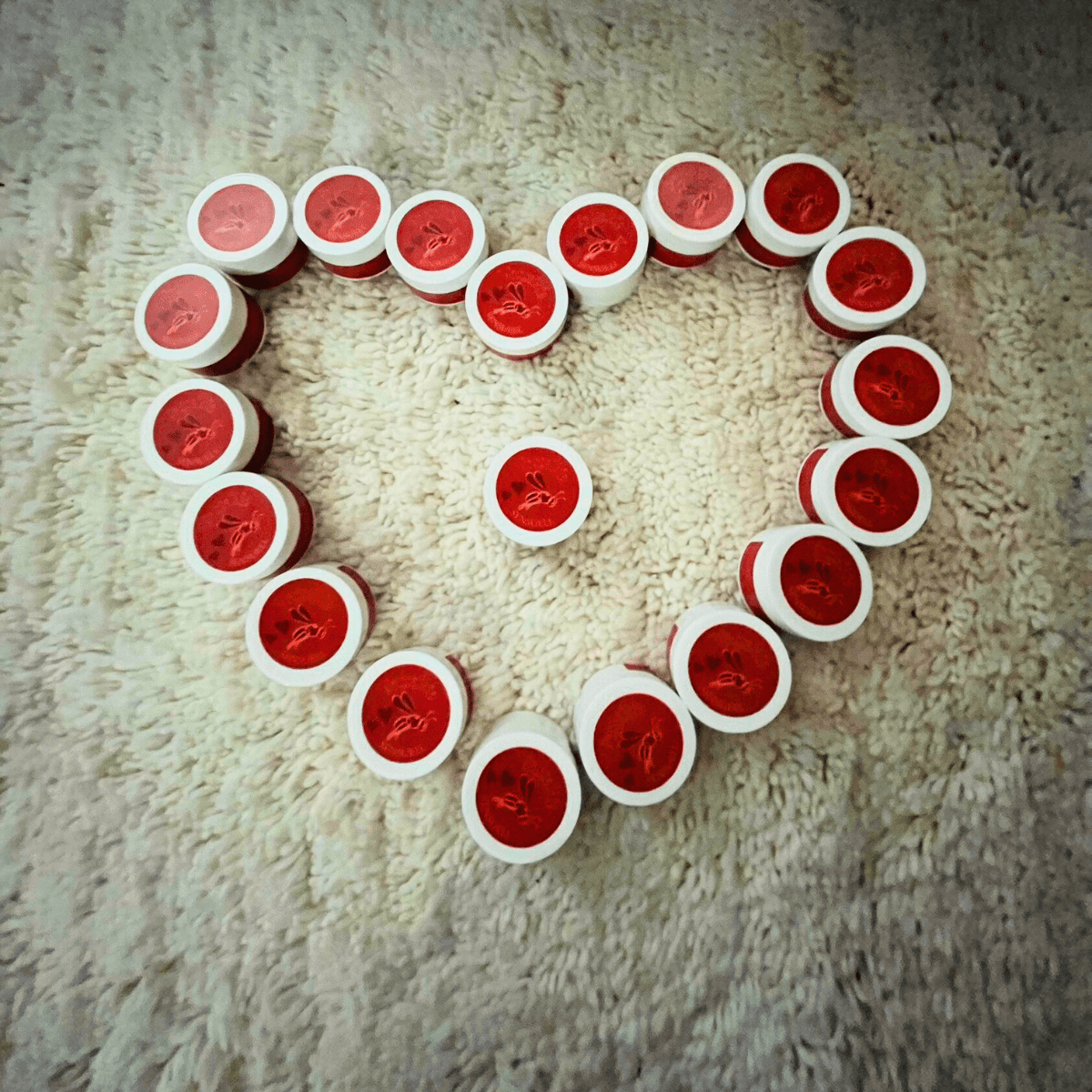 💋 Sensuell fête ses 18 ans – et nous célébrons avec des cadeaux, du parfum et de la passion ! 🔥 - Vossabia