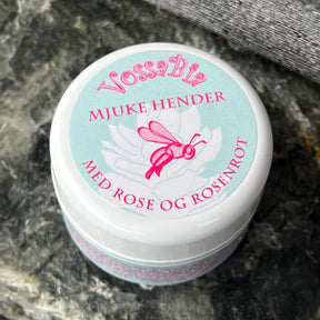 Mjuke hender - med rose og rosenrot