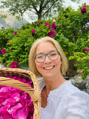 Rose - og raudkløverskrubb til ansikt - Vossabia